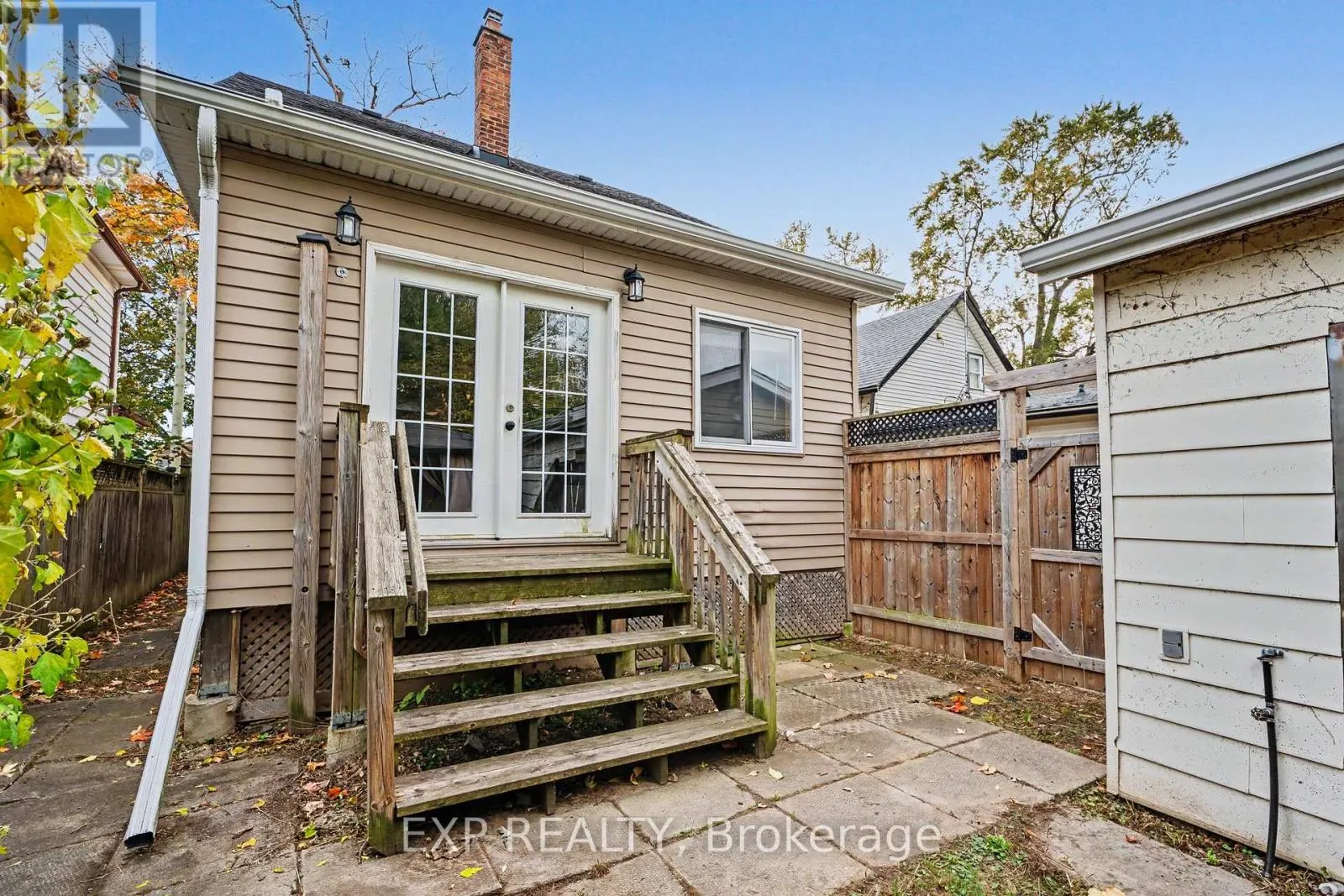125 DUFFERIN STREET E