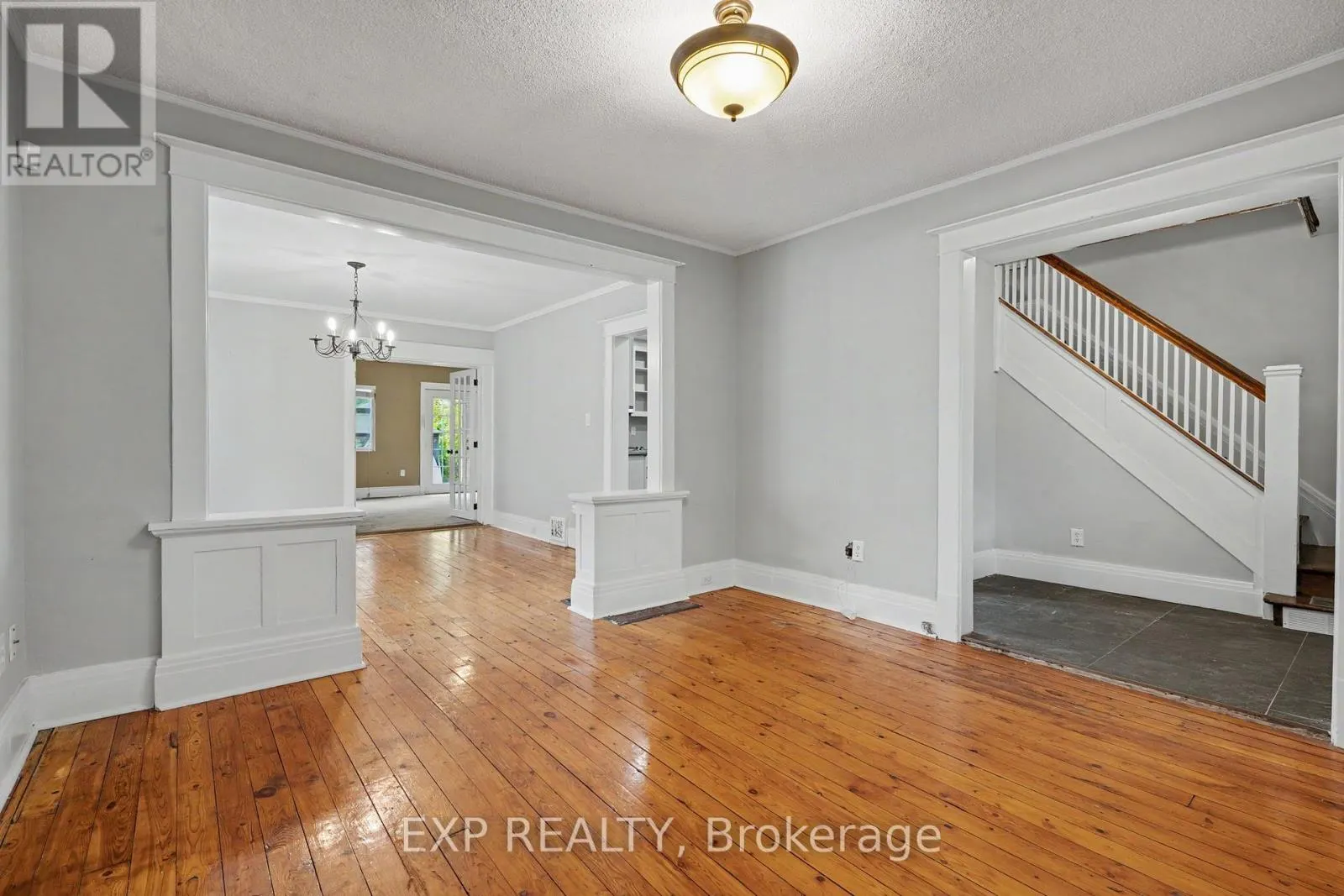 125 DUFFERIN STREET E