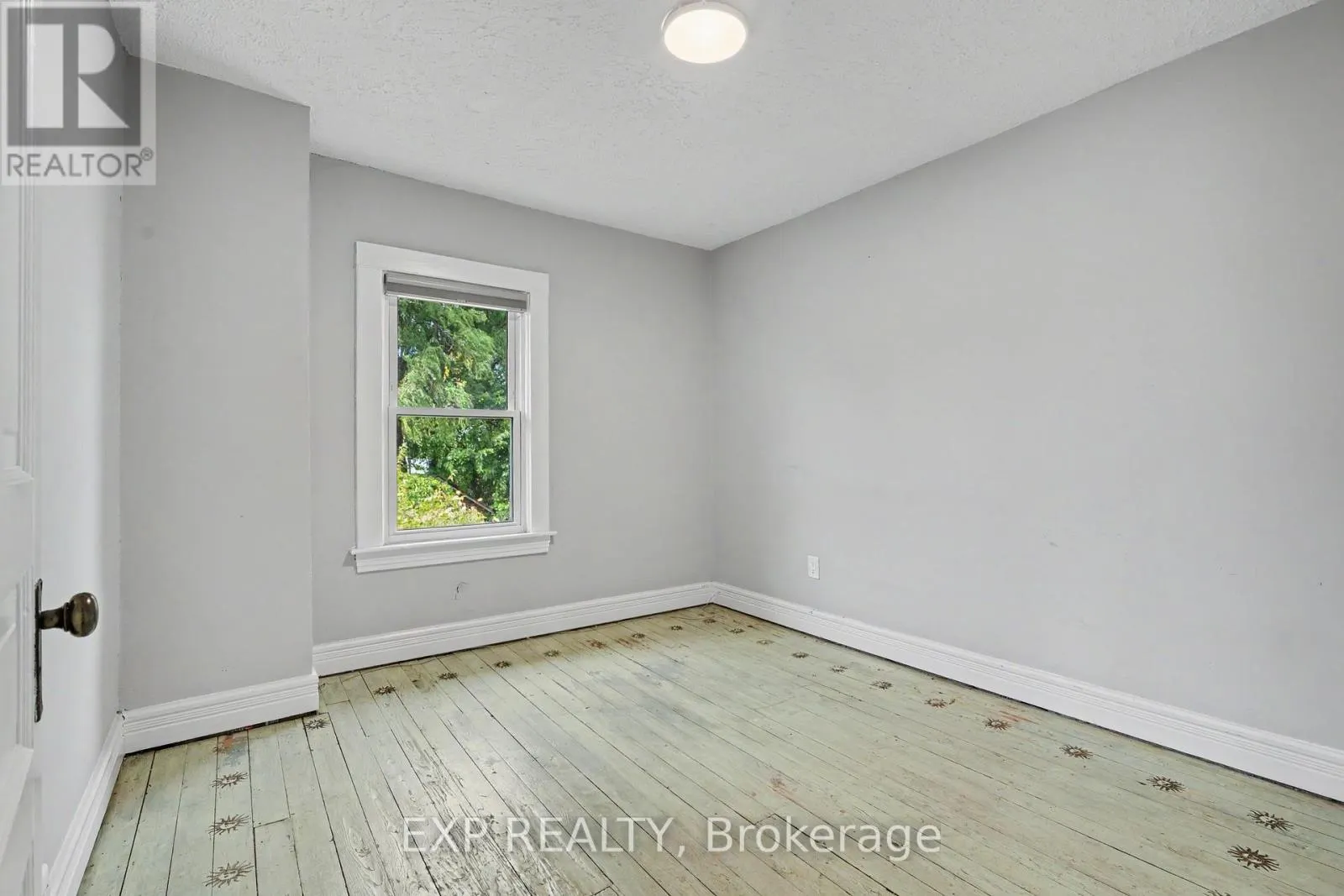125 DUFFERIN STREET E