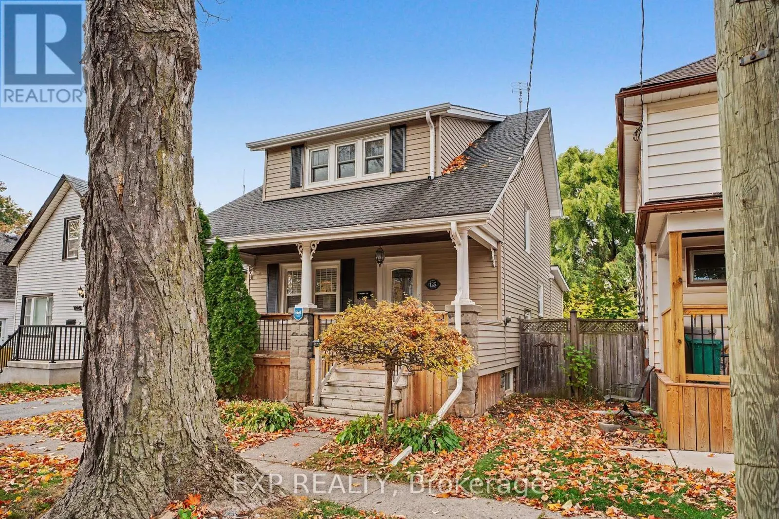125 DUFFERIN STREET E