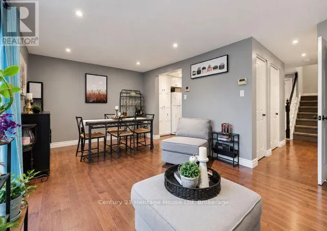 3 - 129 VICTORIA ROAD #3