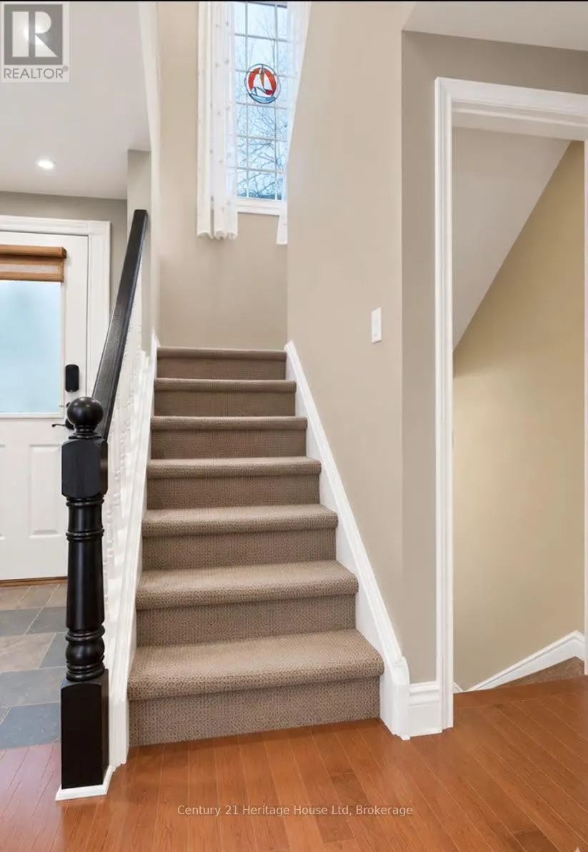 3 - 129 VICTORIA ROAD #3