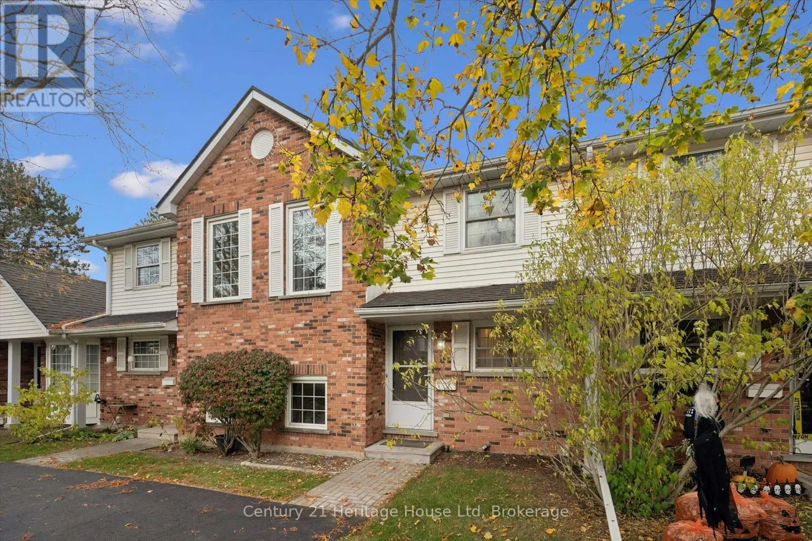 3 - 129 VICTORIA ROAD #3