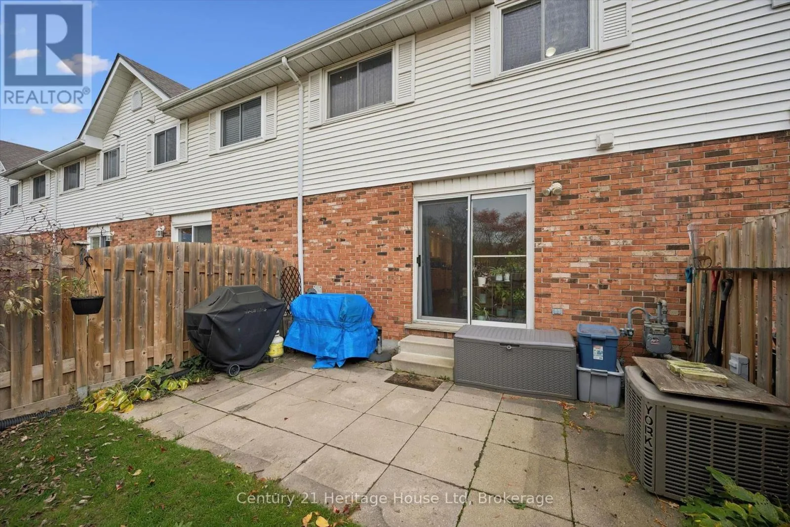 3 - 129 VICTORIA ROAD #3