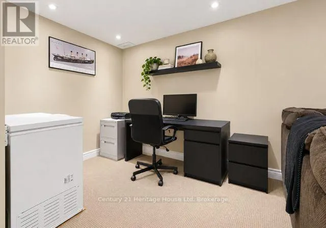 3 - 129 VICTORIA ROAD #3