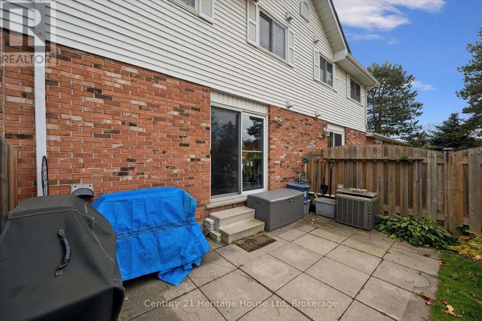 3 - 129 VICTORIA ROAD #3