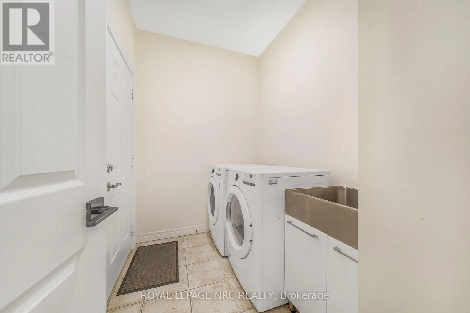 7 - 310 SOUTHBROOK DRIVE #7