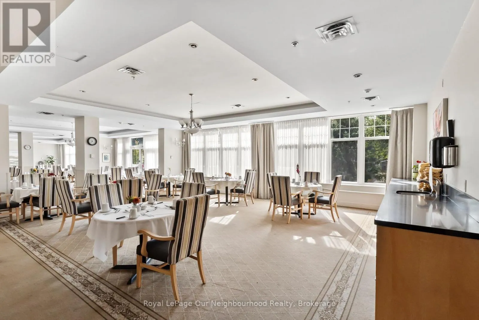 425 - 240 CHAPEL STREET #425