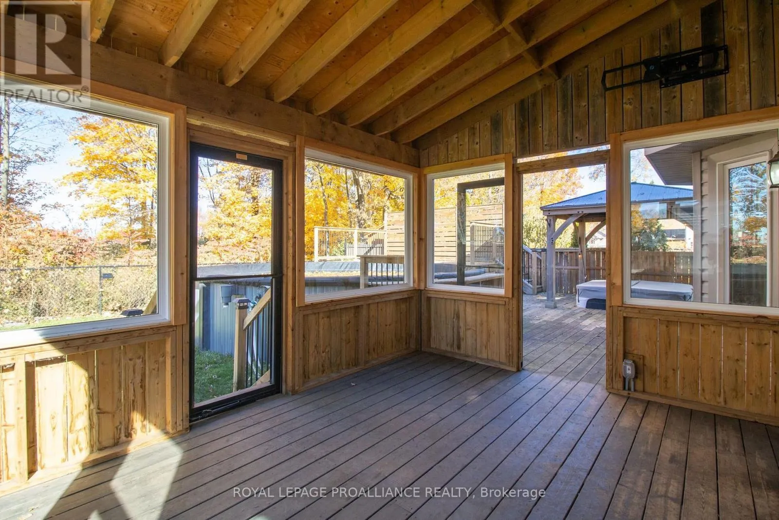 1034 FITZSIMMONS DRIVE