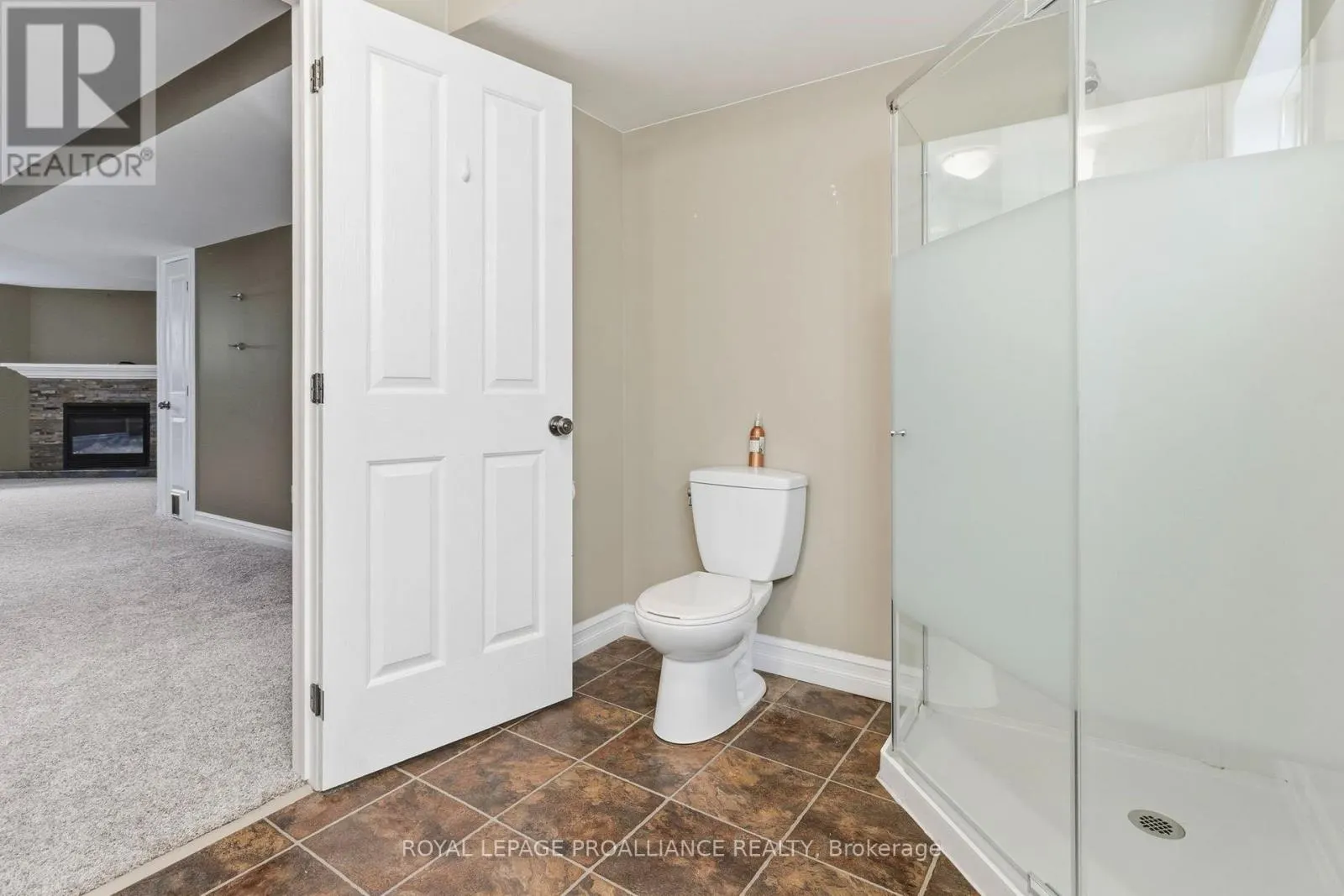 1034 FITZSIMMONS DRIVE