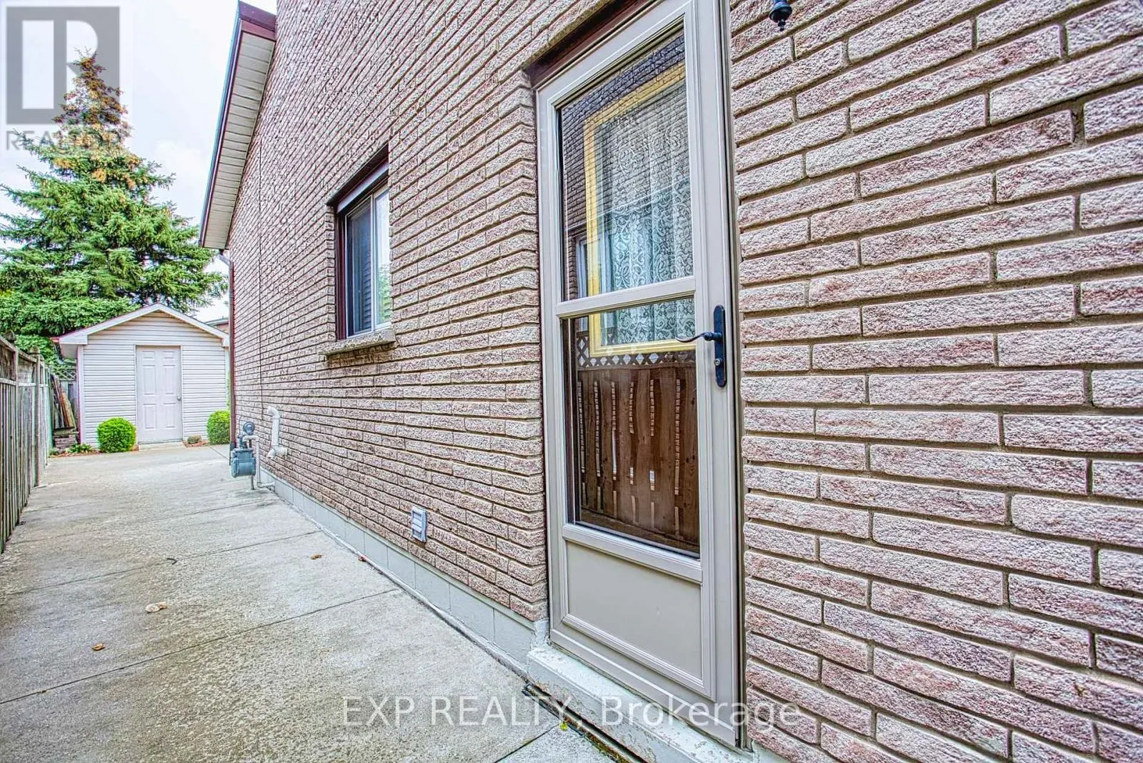 11 ELLEN AVENUE