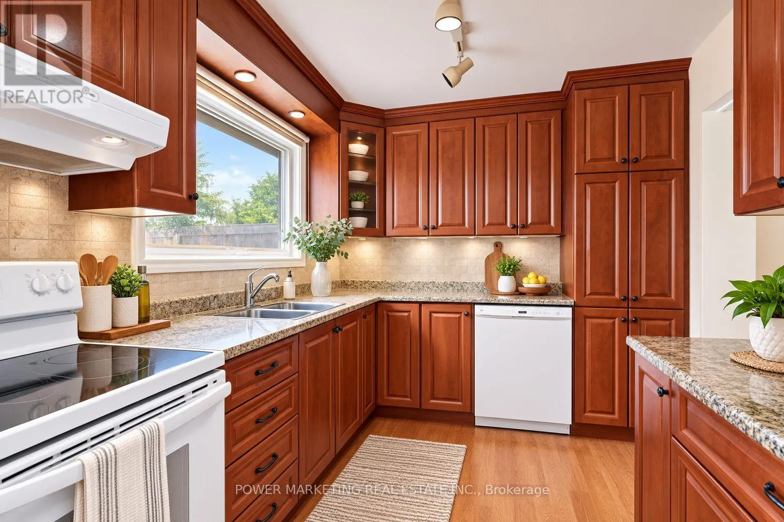 76 - 2111 MONTREAL ROAD