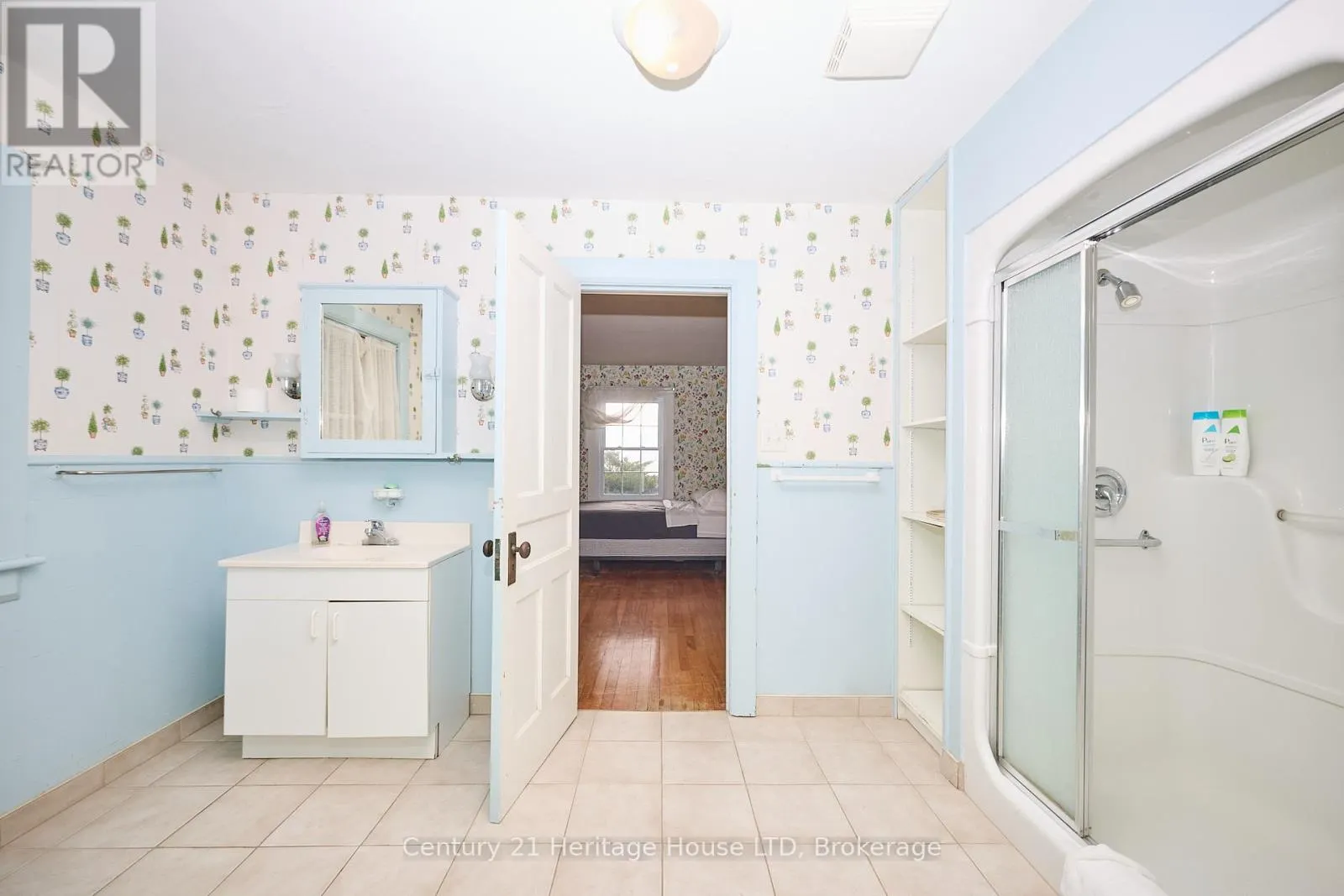 1033 FIRELANE 1 ROAD