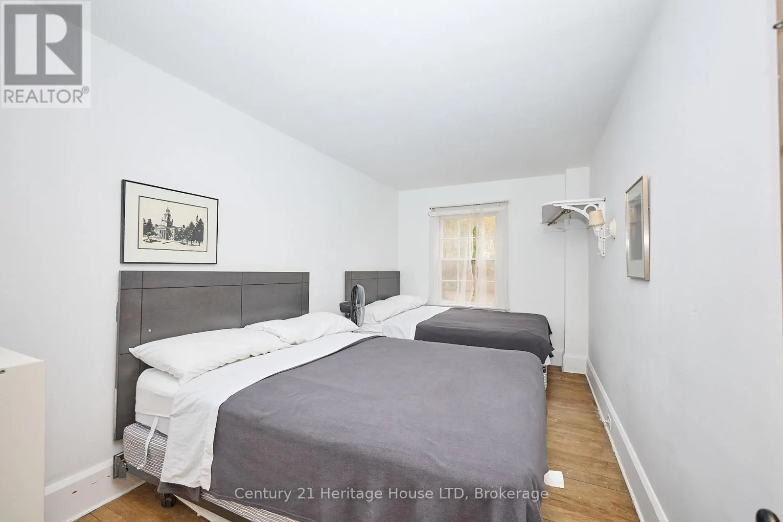 1033 FIRELANE 1 ROAD