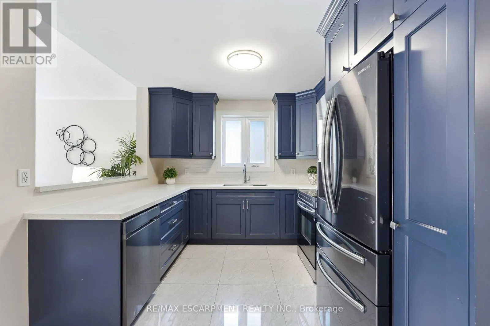 18 SABLE DRIVE