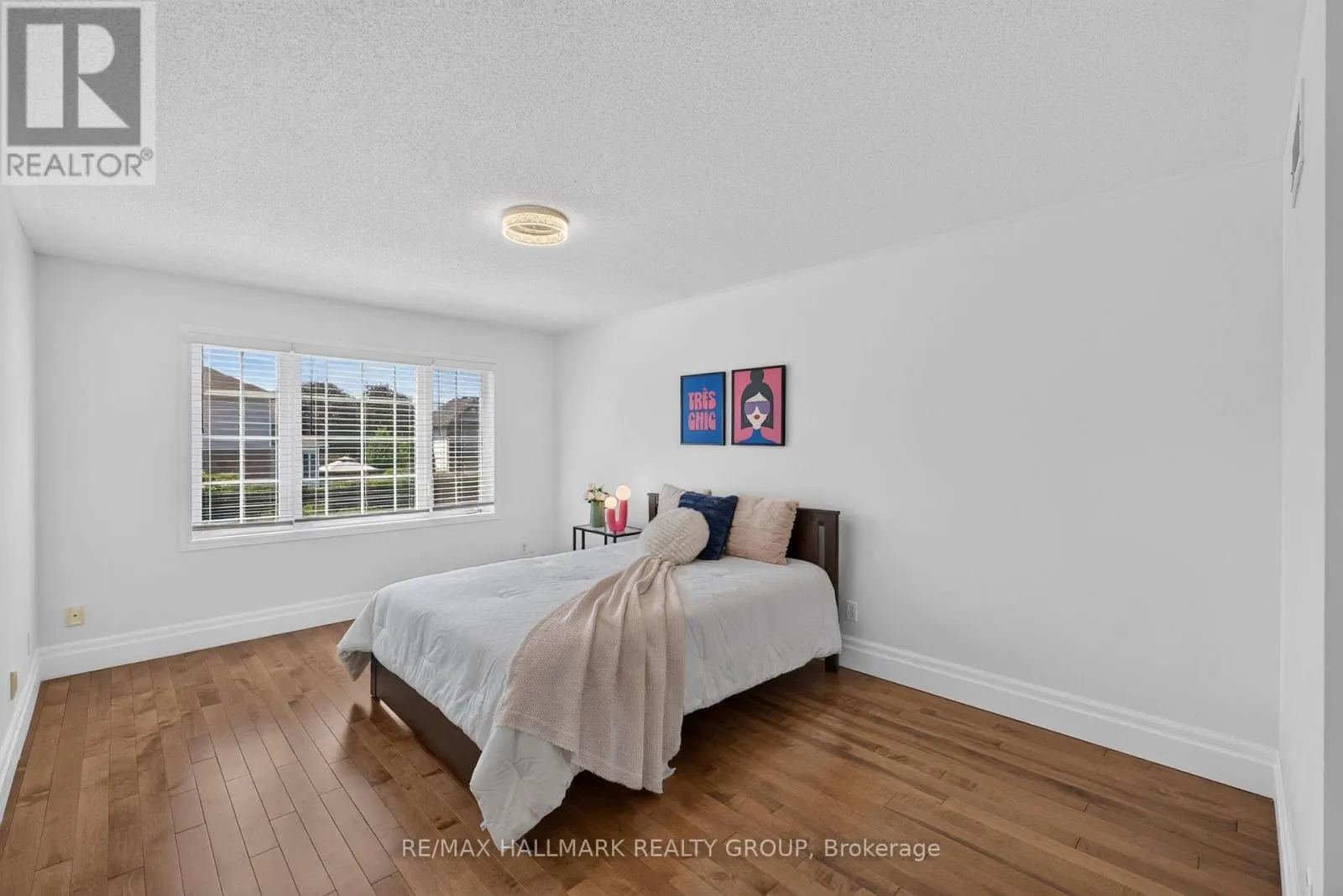 42 GLENRILL PLACE S