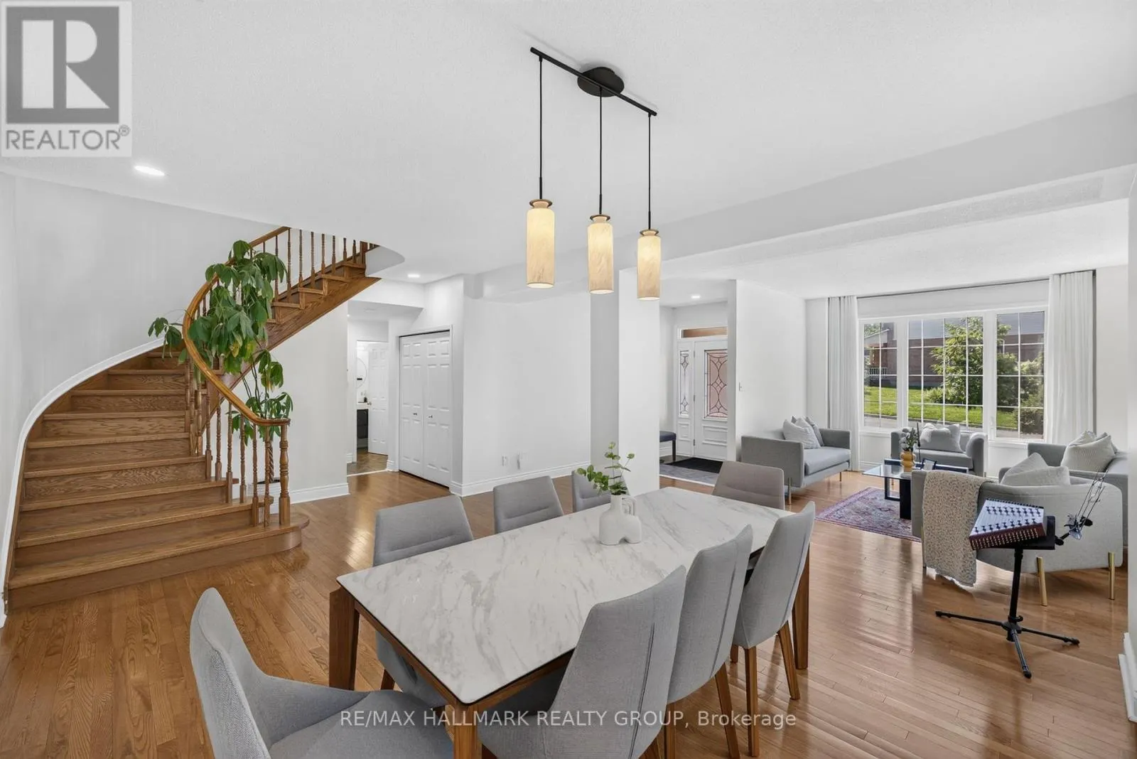 42 GLENRILL PLACE S