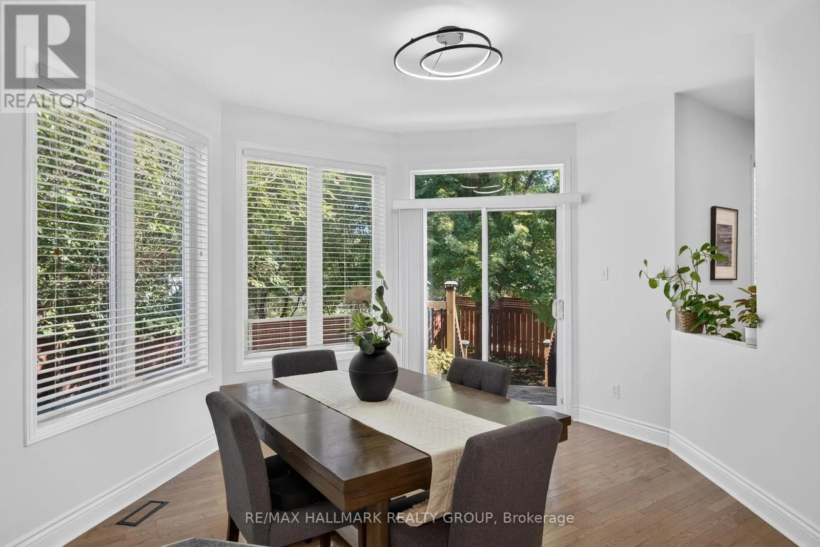 42 GLENRILL PLACE S