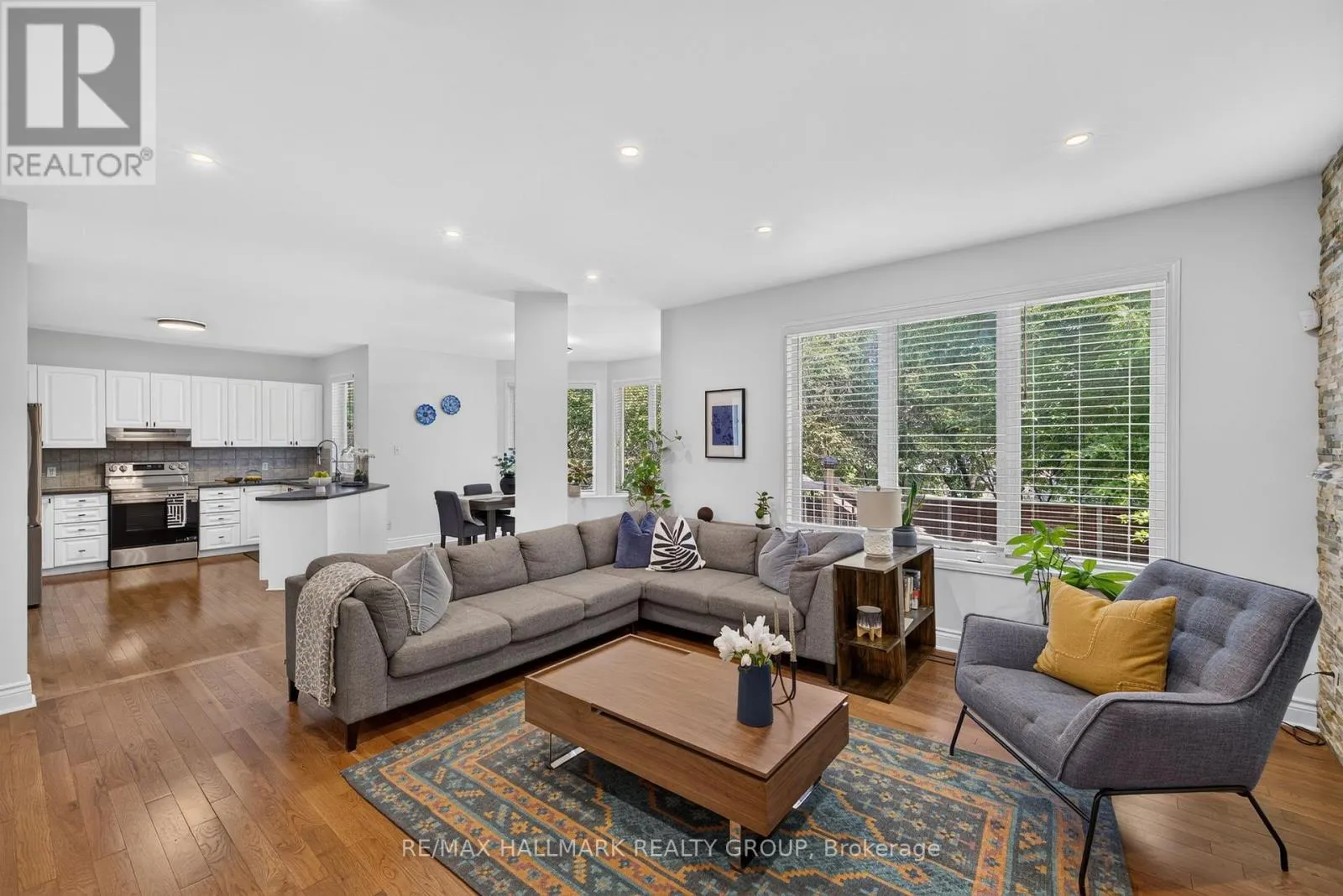 42 GLENRILL PLACE S