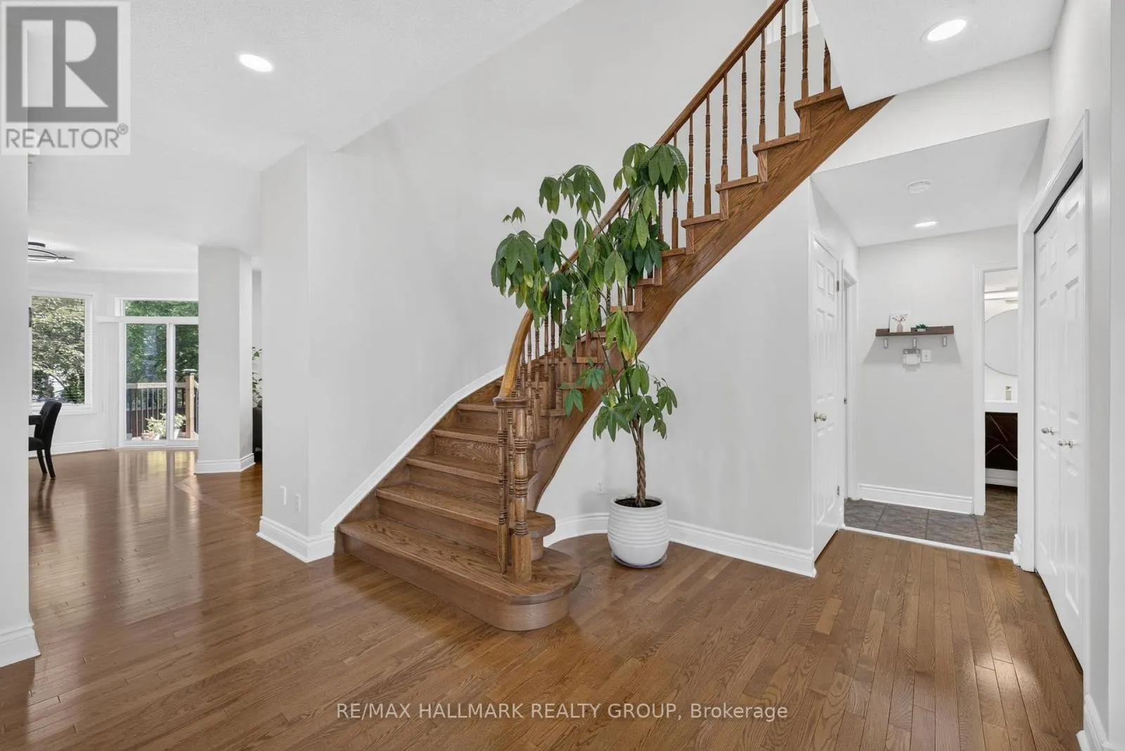 42 GLENRILL PLACE S