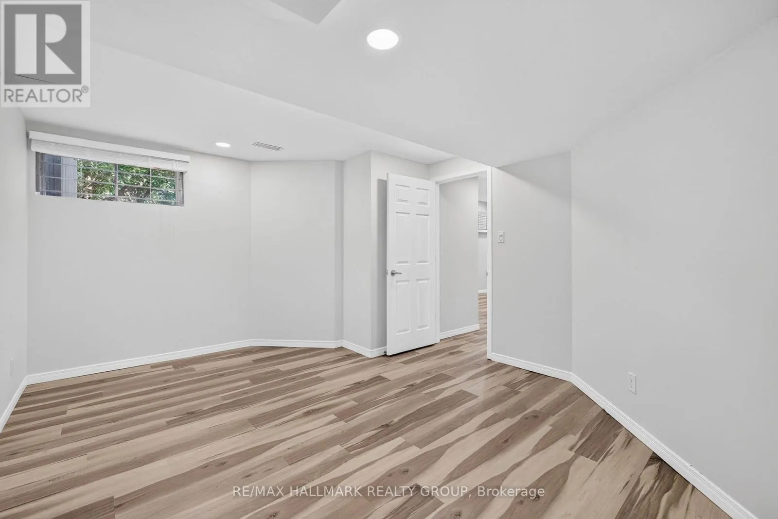 42 GLENRILL PLACE S