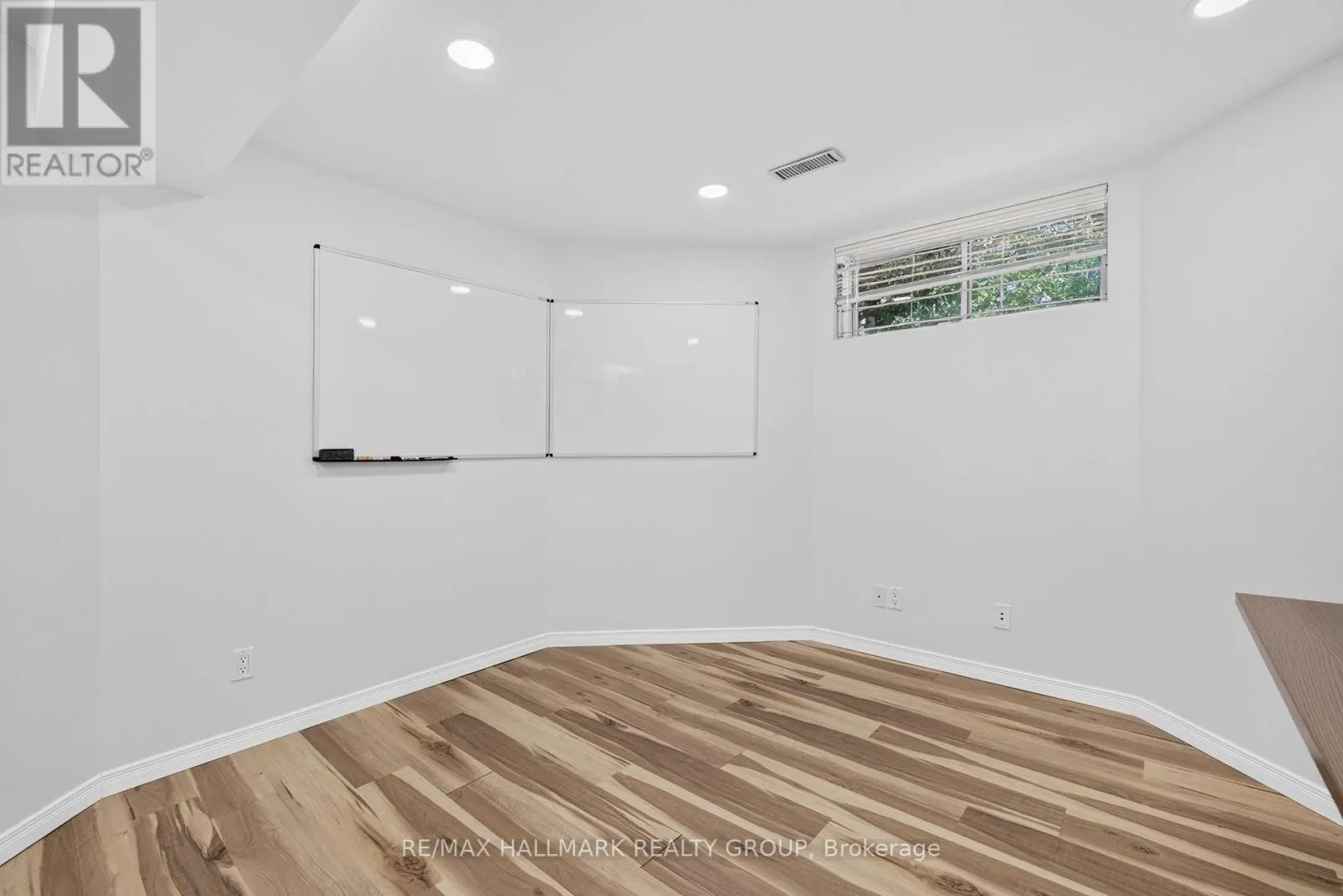 42 GLENRILL PLACE S