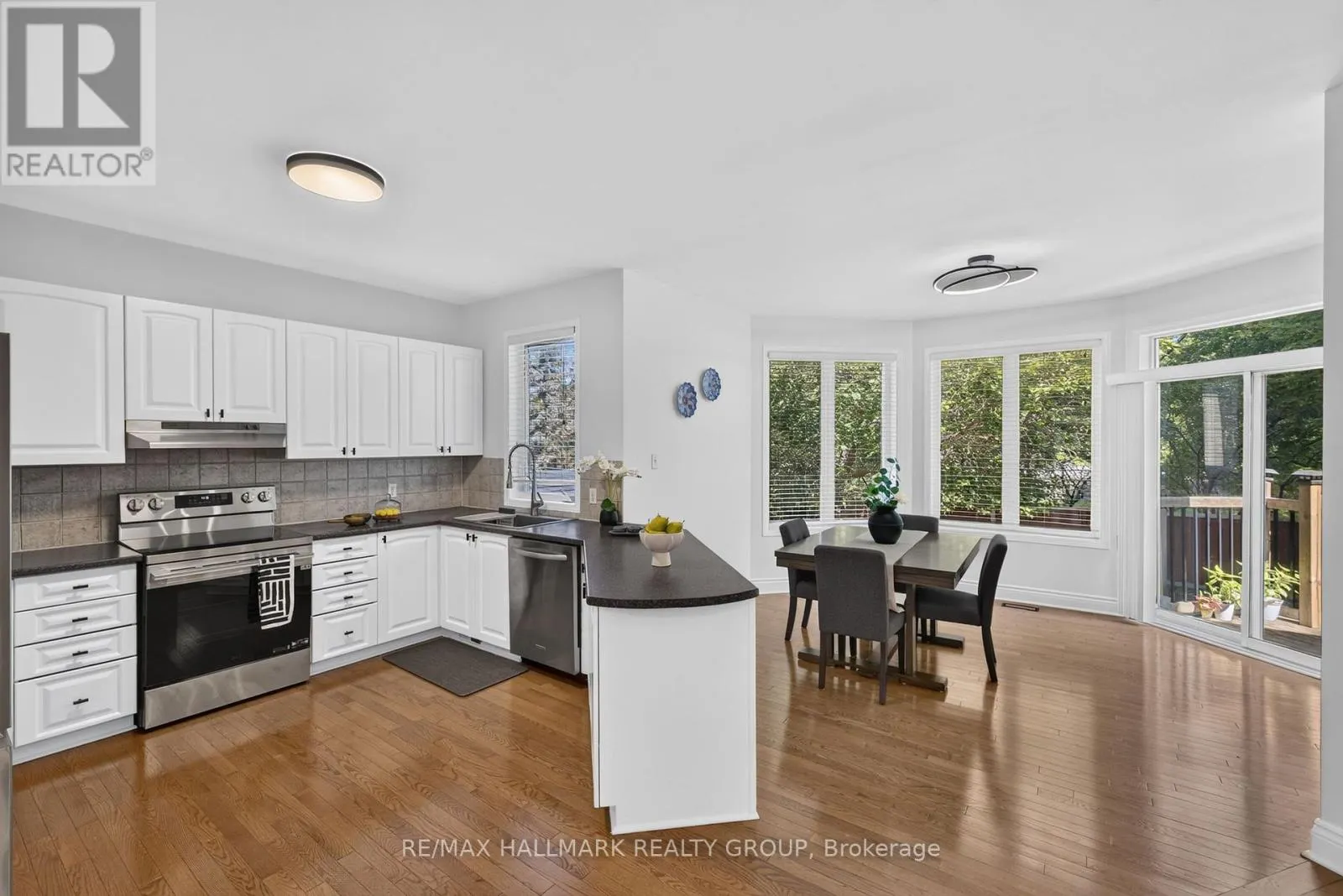 42 GLENRILL PLACE S