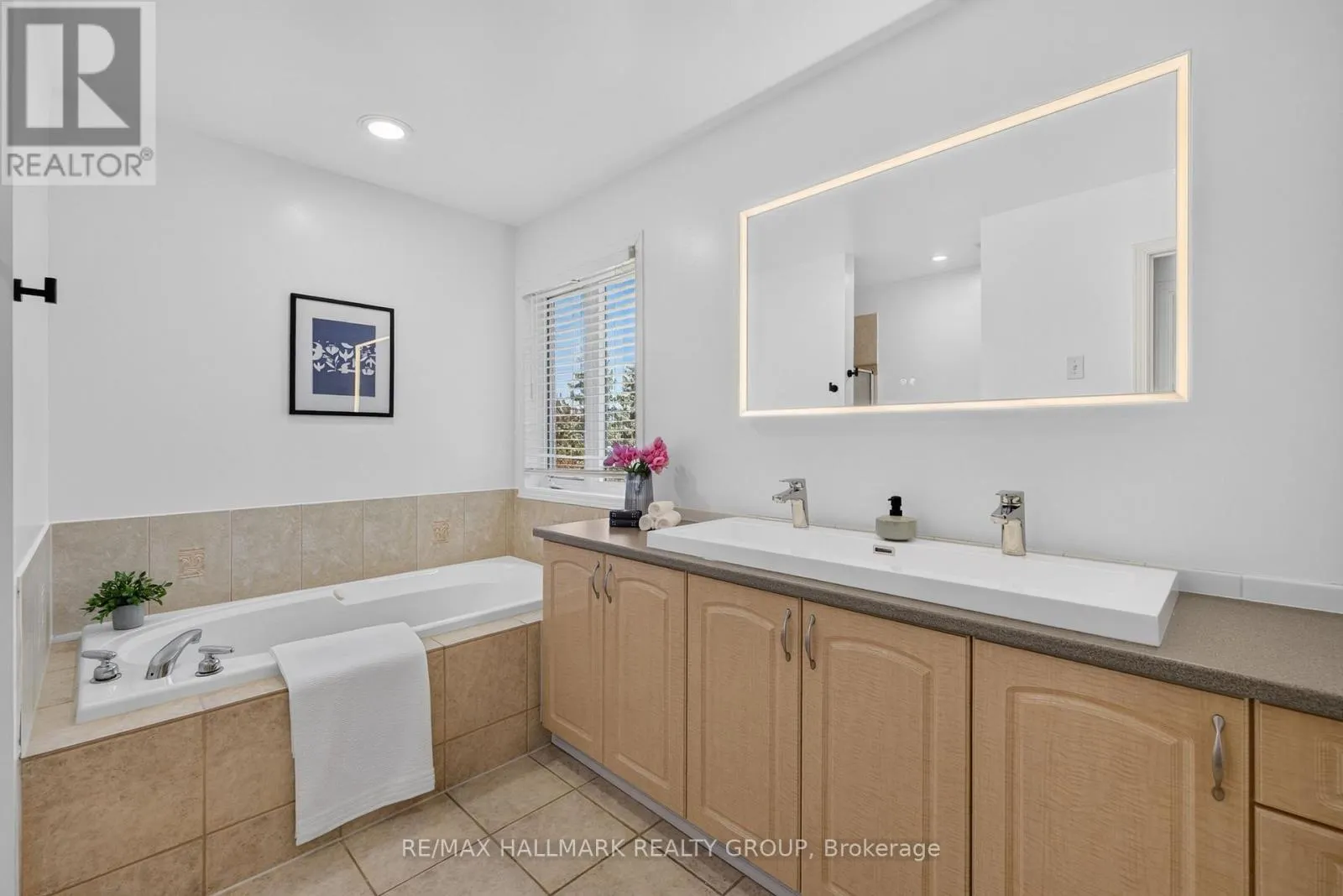 42 GLENRILL PLACE S