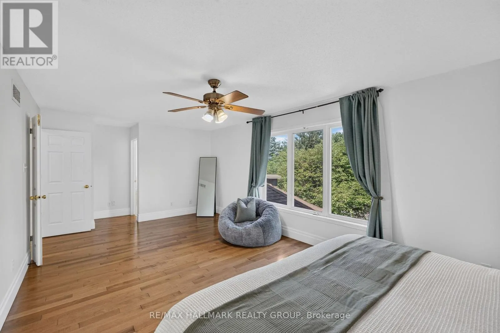 42 GLENRILL PLACE S