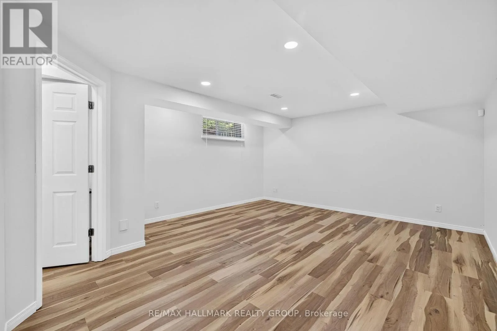 42 GLENRILL PLACE S