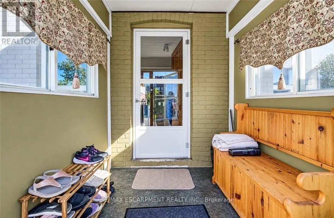 3 CRAIGMILLER AVENUE