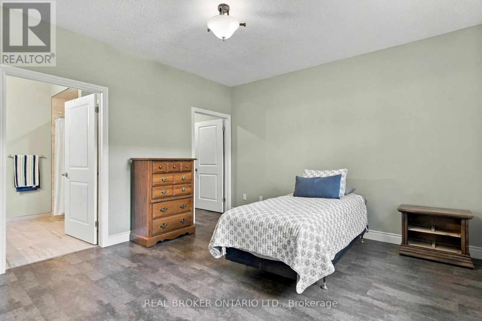 47 - 375 MITCHELL ROAD S