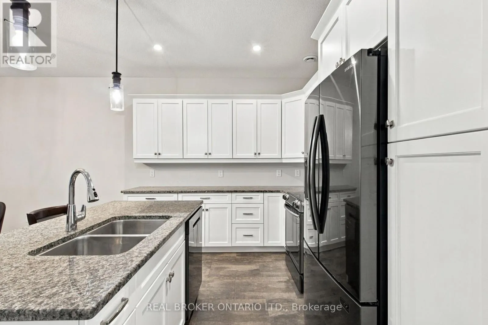 47 - 375 MITCHELL ROAD S