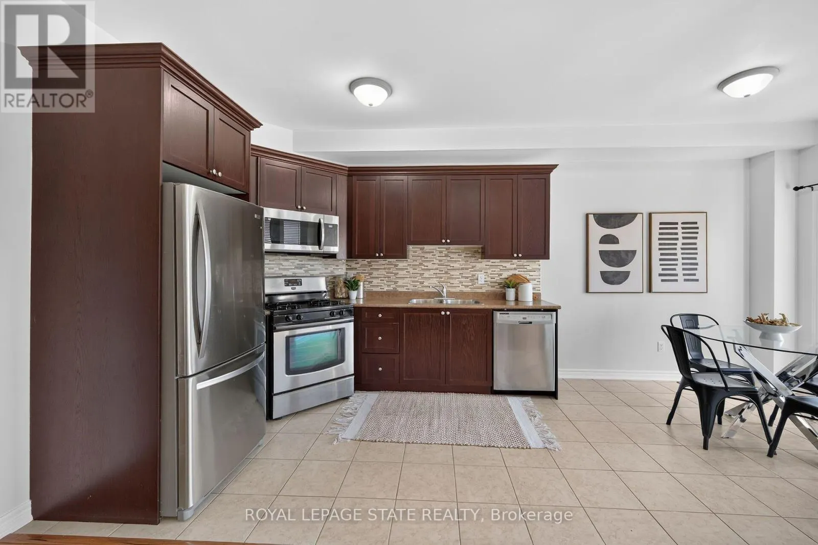 16 BROWVIEW DRIVE