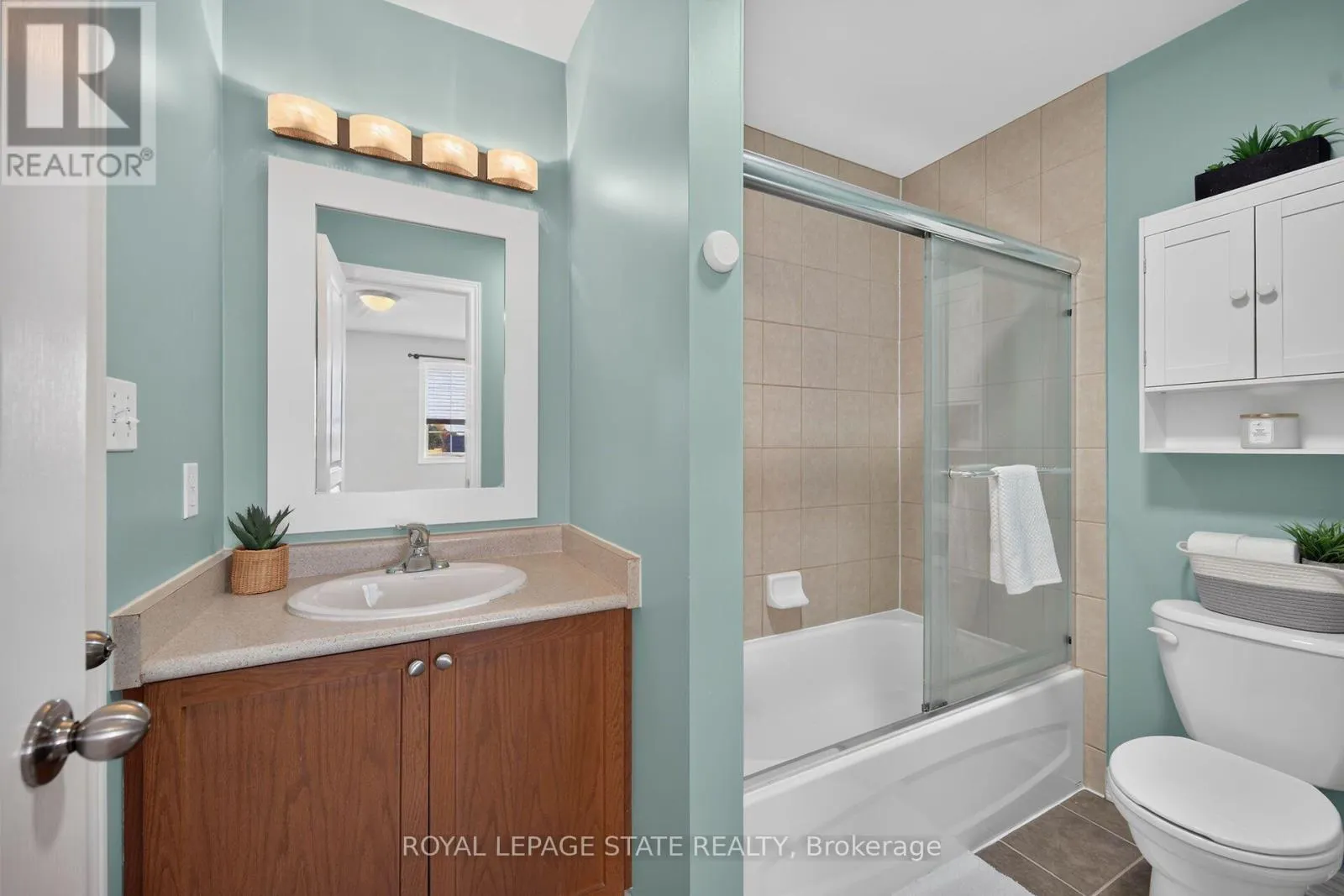 16 BROWVIEW DRIVE