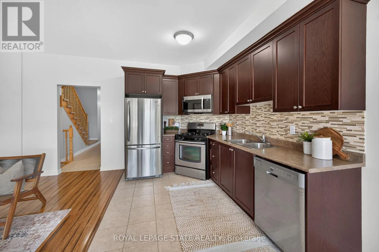 16 BROWVIEW DRIVE