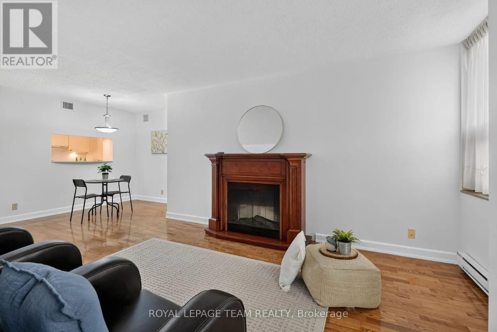 210 - 2019 CARLING AVENUE