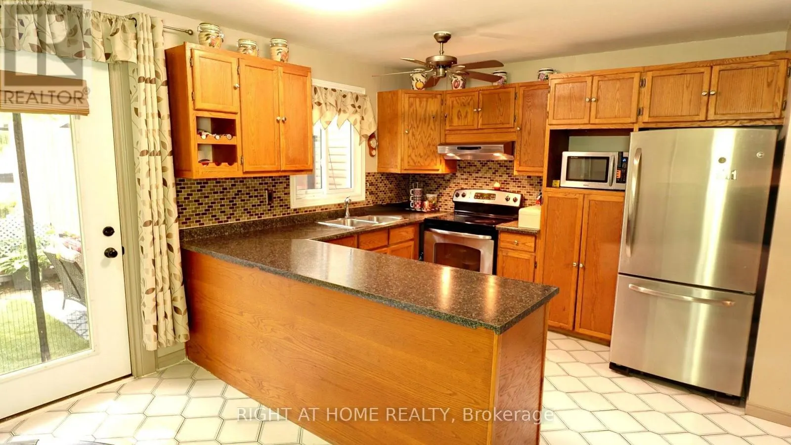 36 - 84 MONMORE ROAD #36