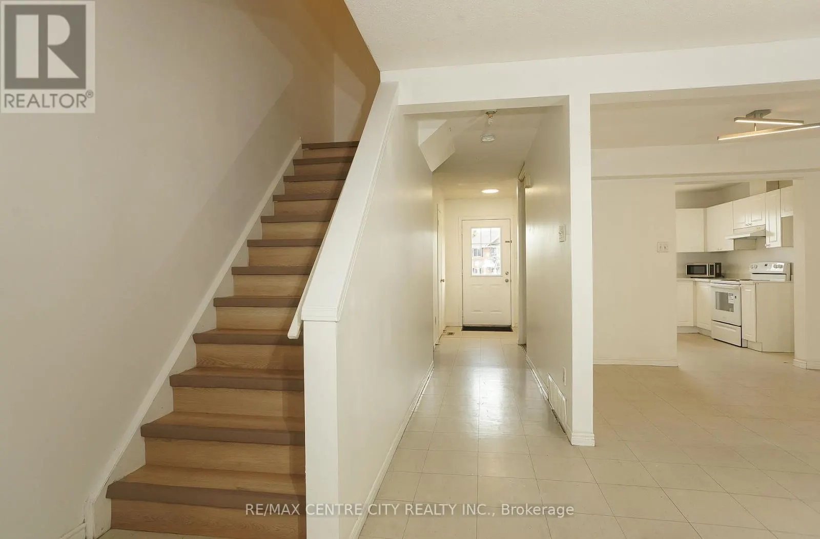 19 - 190 FLEMING DRIVE #19