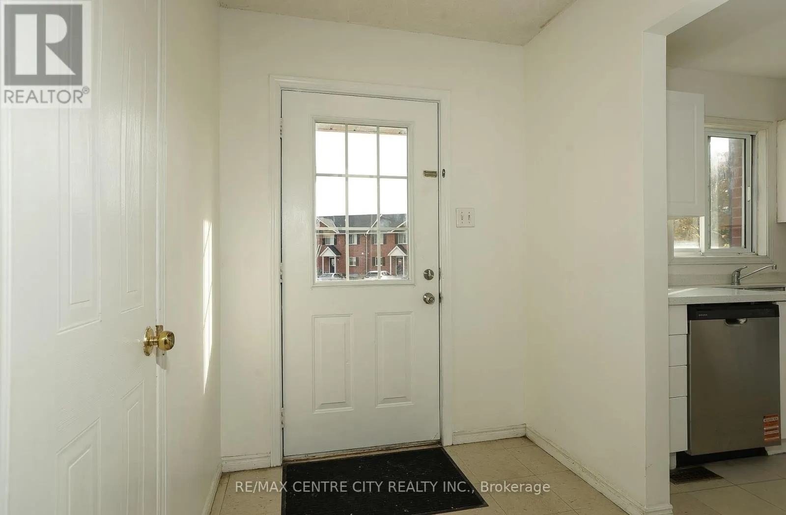 19 - 190 FLEMING DRIVE #19