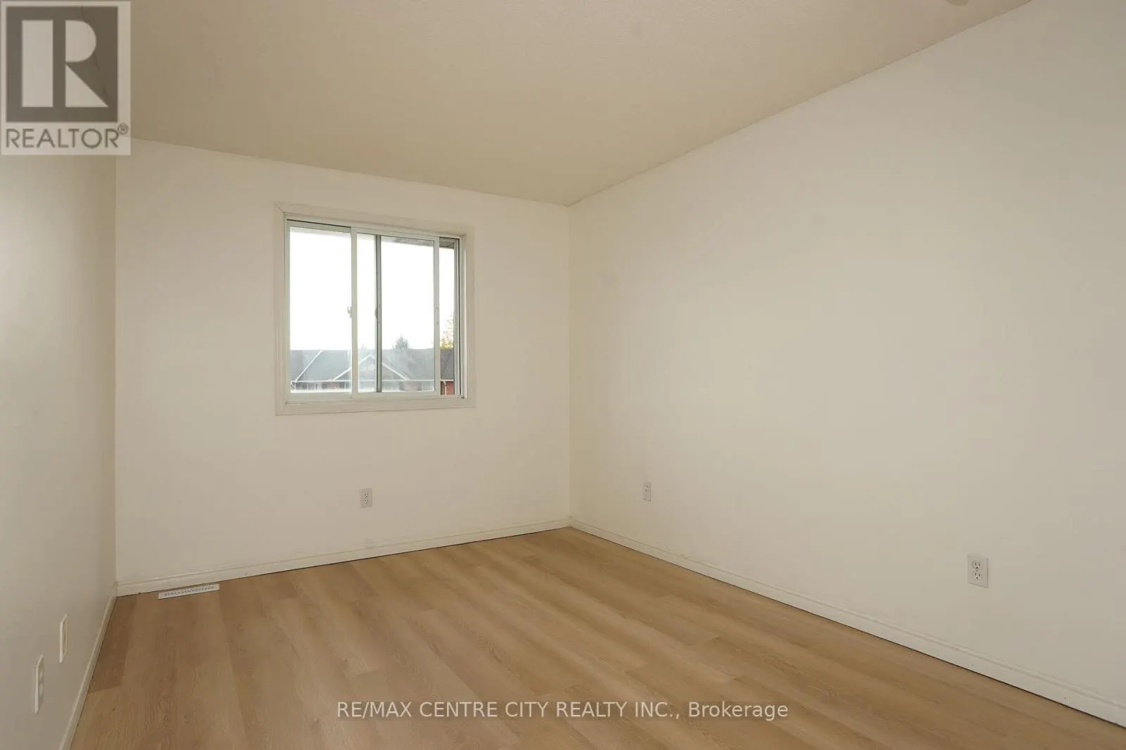 19 - 190 FLEMING DRIVE #19