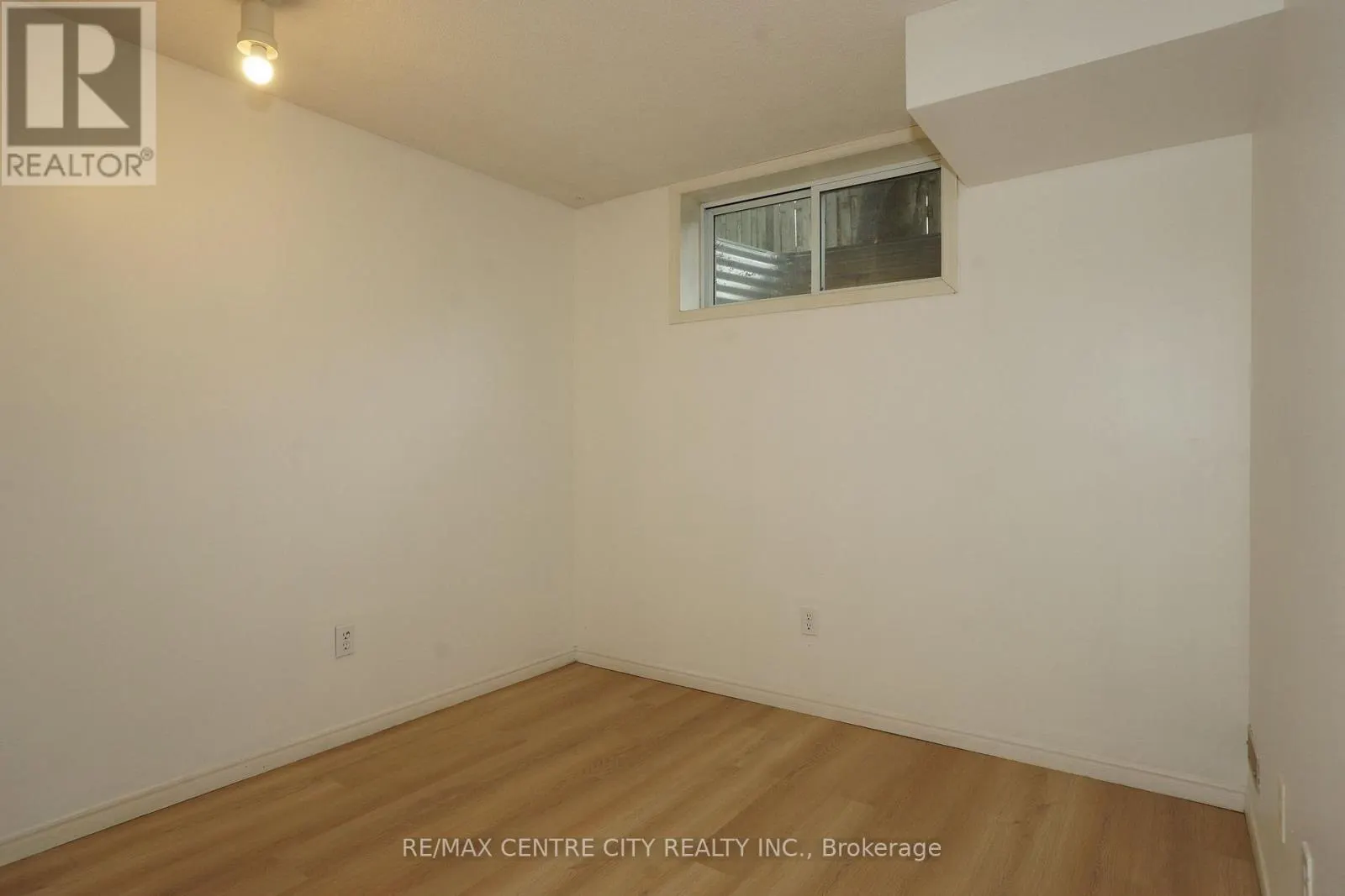 19 - 190 FLEMING DRIVE #19