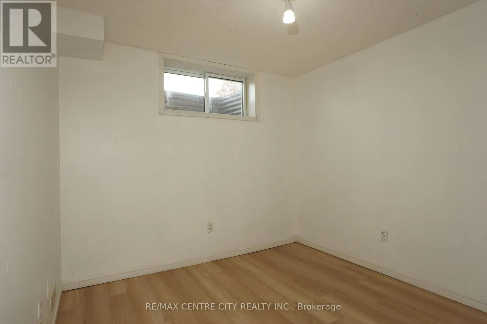 19 - 190 FLEMING DRIVE #19