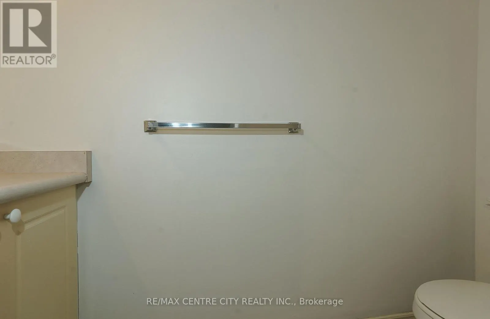 19 - 190 FLEMING DRIVE #19