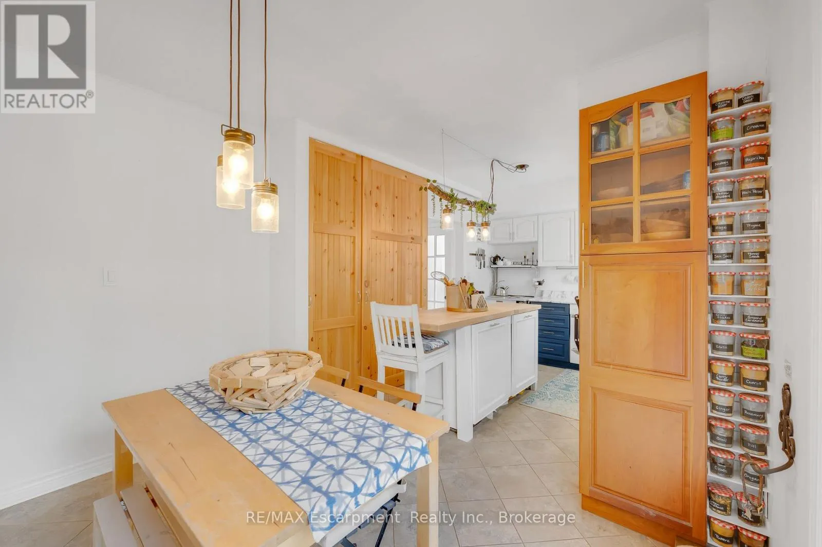 10 GOLDFINCH ROAD