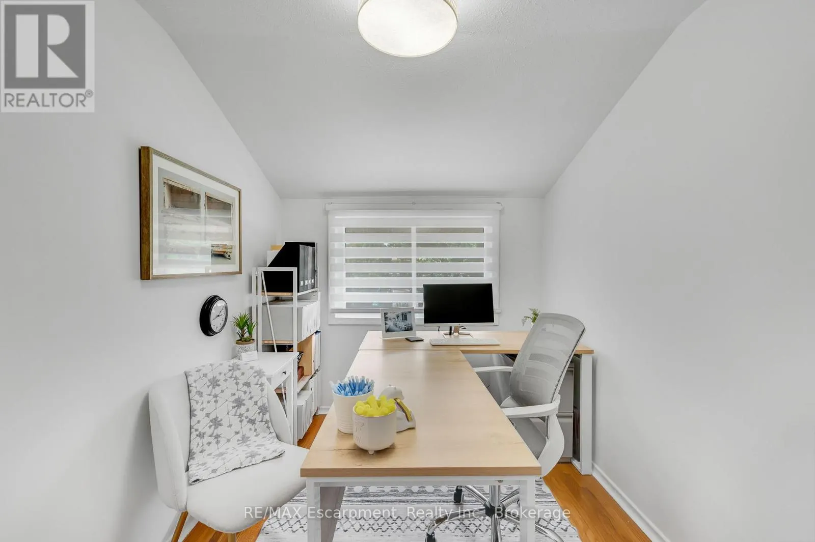 10 GOLDFINCH ROAD