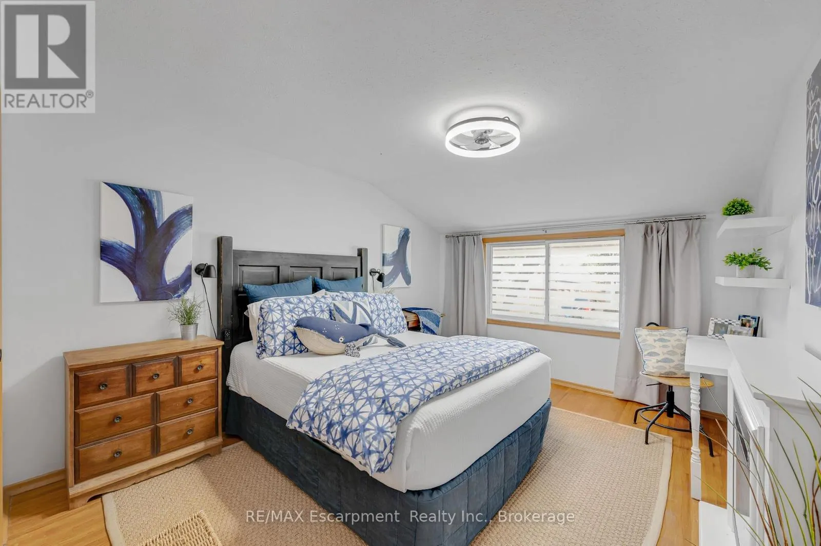 10 GOLDFINCH ROAD