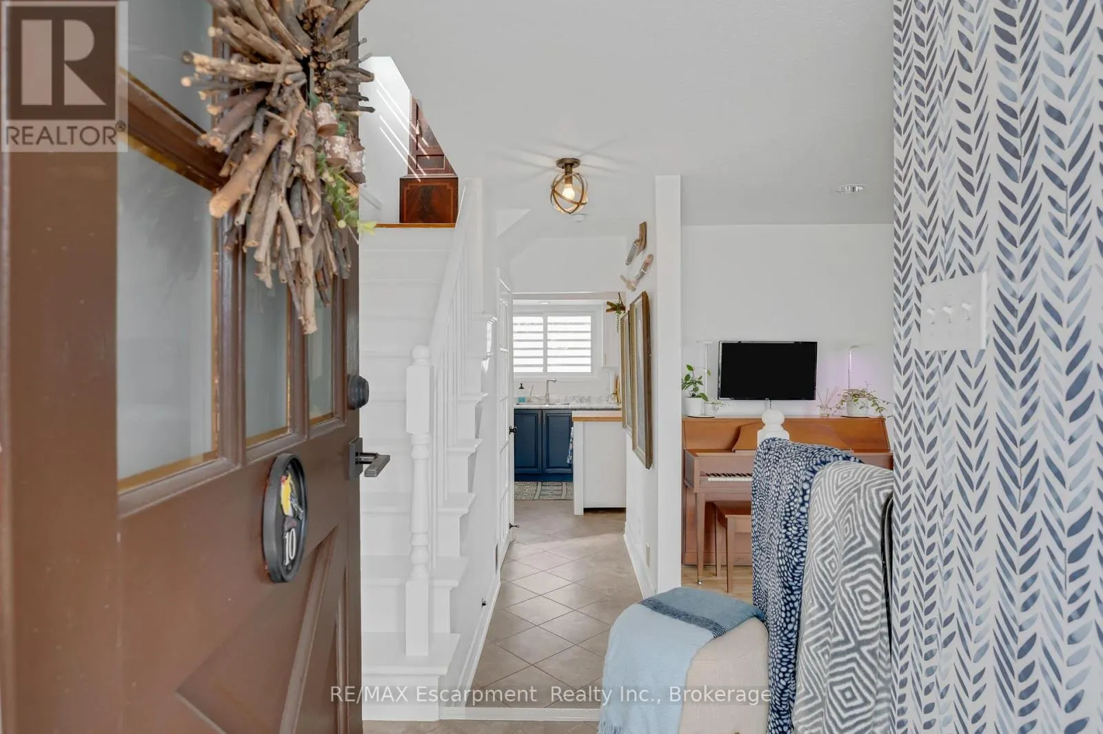 10 GOLDFINCH ROAD