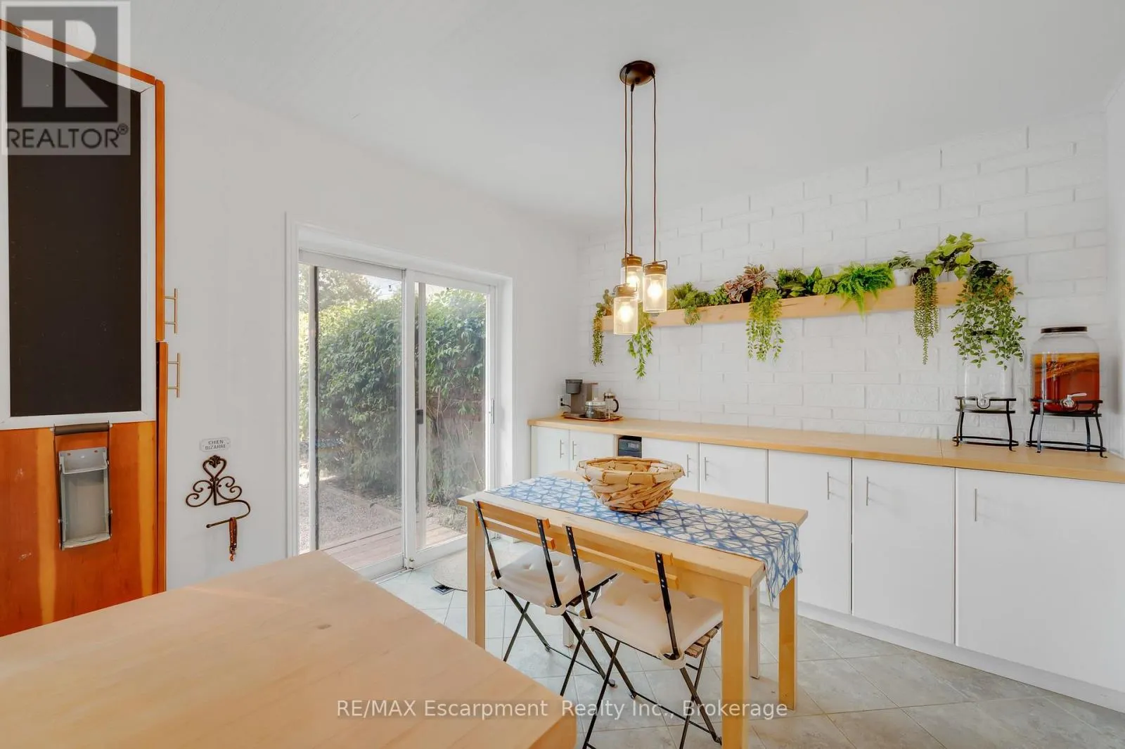 10 GOLDFINCH ROAD