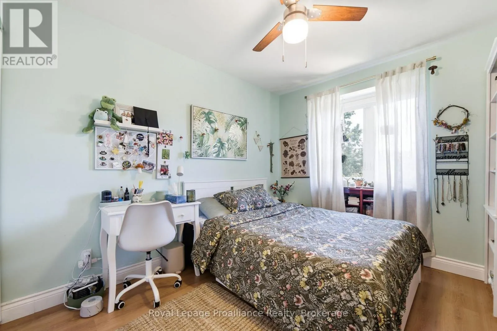 1698 FOXBORO-STIRLING ROAD